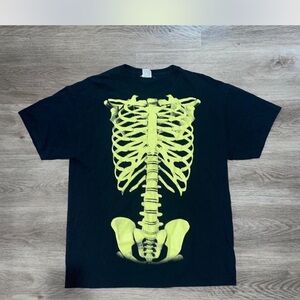 Vintage Skeleton ribcage black t-shirt Y2K
Size XL